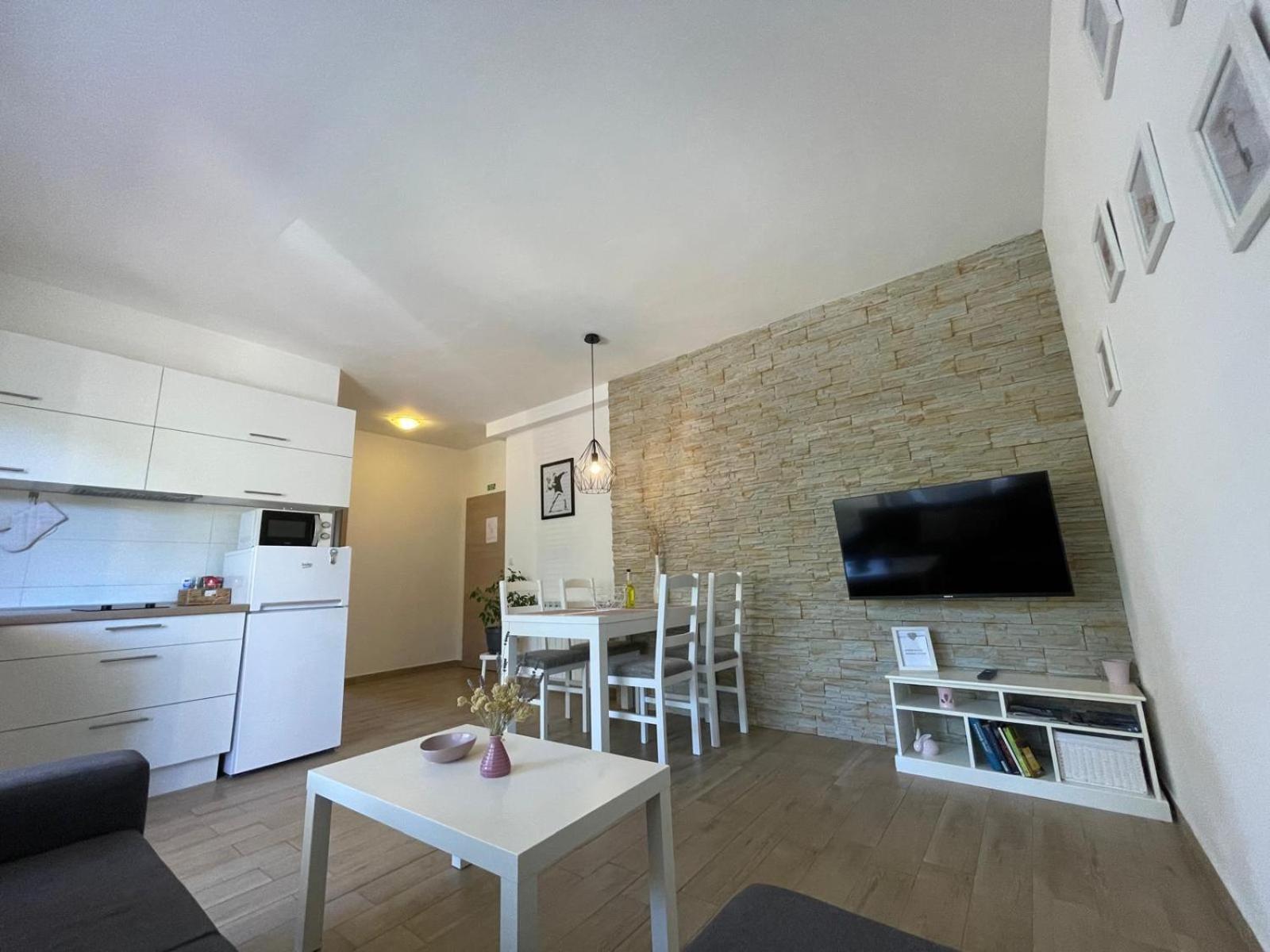 Apartments Nada 베티나 외부 사진